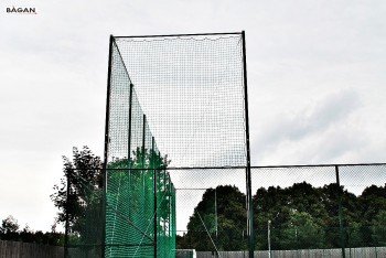 Stosowane siatki na piłkołapy do zabezpieczeń ścian, sufitów na halach sportowych i salach gimnastycznych